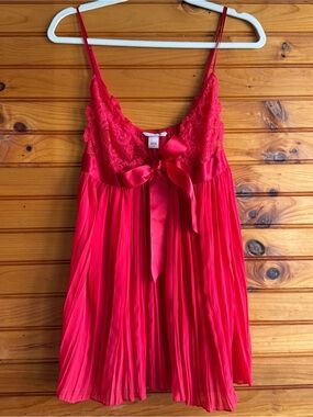 Victoria’s Secret Red Lace Babydoll Lingerie L Pleated Satin Bow Chemise